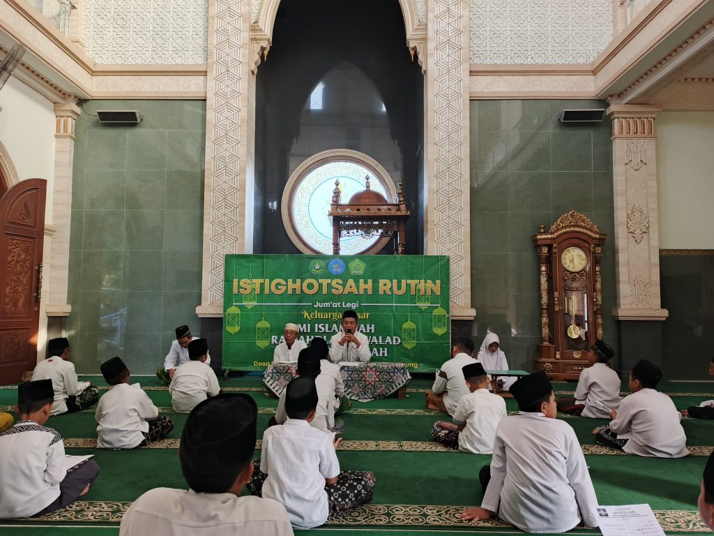 ISTIGHOTSAH RUTIN JUM’AT LEGI MI ISLAMIYAH PINGGIRSARI