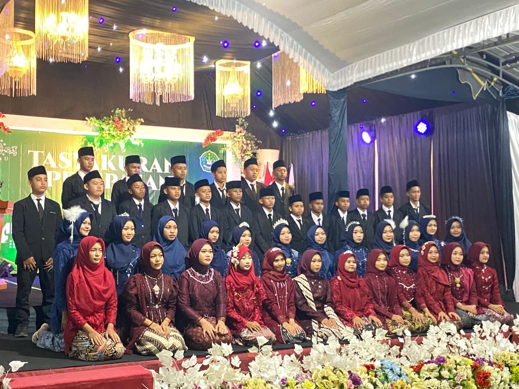 Tasyakuran & Pelepasan Kelas VI MI Islamiyah Pinggirsari Tahun Ajaran 2024/2025