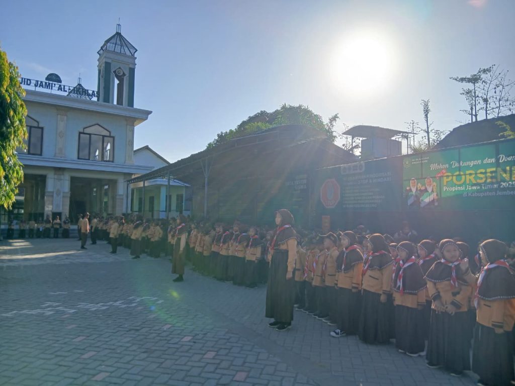 Upacara Memperingati Hari Pramuka Ke-64