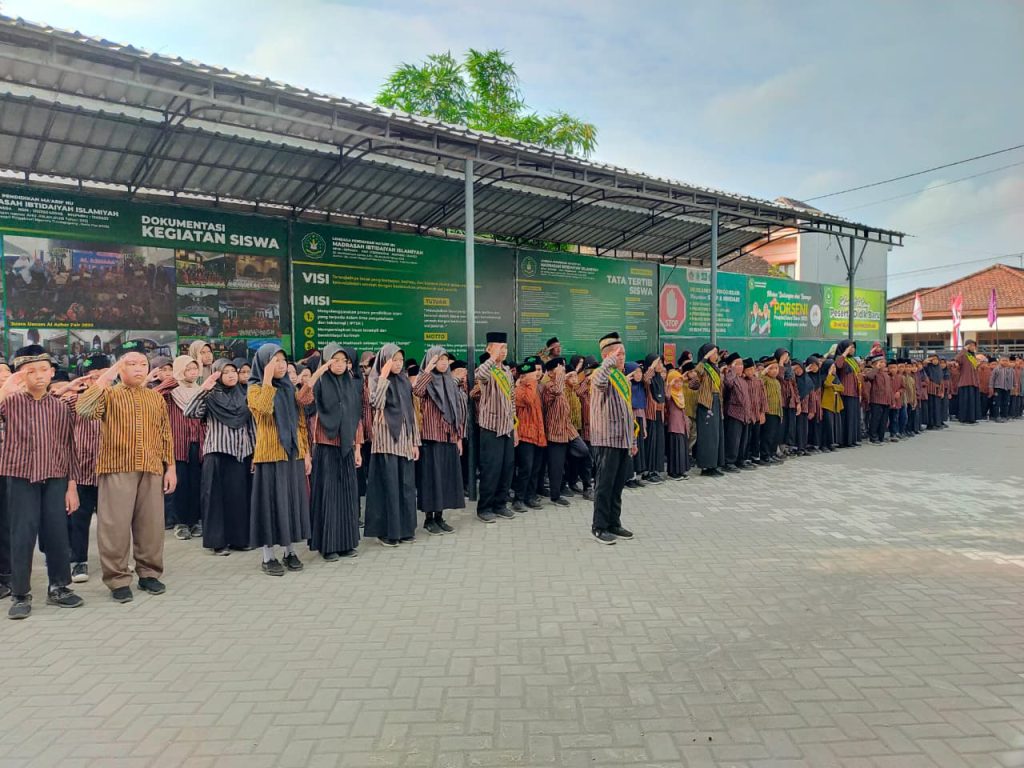 MI Islamiyah Pinggirsari Upacara Memperingati HUT RI 17 Agustus 2025 ke 80 tahun MI Islamiyah Pinggirsari Upacara Memperingati HUT RI 17 Agustus 2025 ke 80 tahun