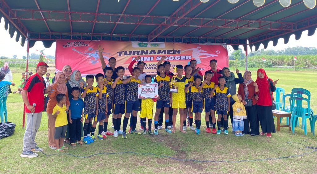 MI Islamiyah Pinggirsari Juara Dalam Turnamen Mini Soccer Se K3MI NKT (Ngantru, Kedungwaru, Tulungagung) MI Islamiyah Pinggirsari Juara Dalam Turnamen Mini Soccer Se K3MI NKT (Ngantru, Kedungwaru, Tulungagung)