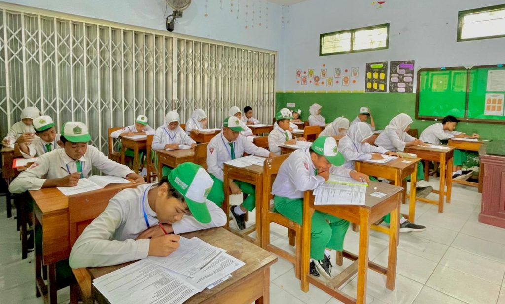MI ISLAMIYAH PINGGIRSARI MELAKSANAKAN UJIAN MADRASAH KELAS VI TAHUN 2026